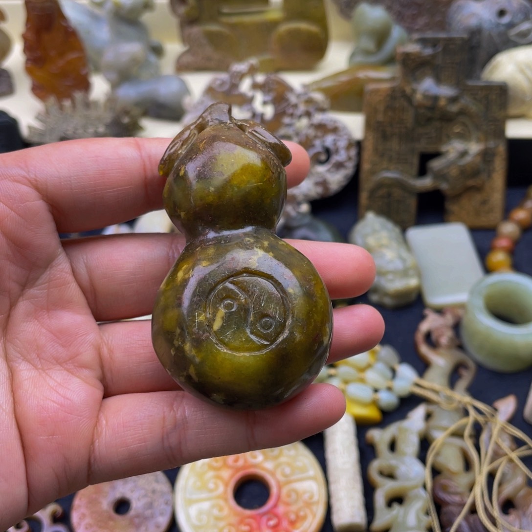 蛇纹石玉未镶嵌颈饰7