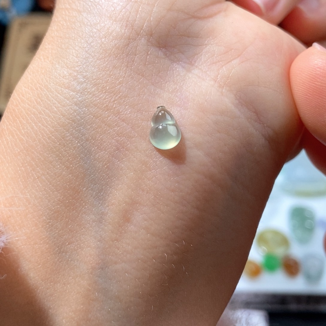 定制翡翠未镶嵌翡翠7.3×5.2×2.4