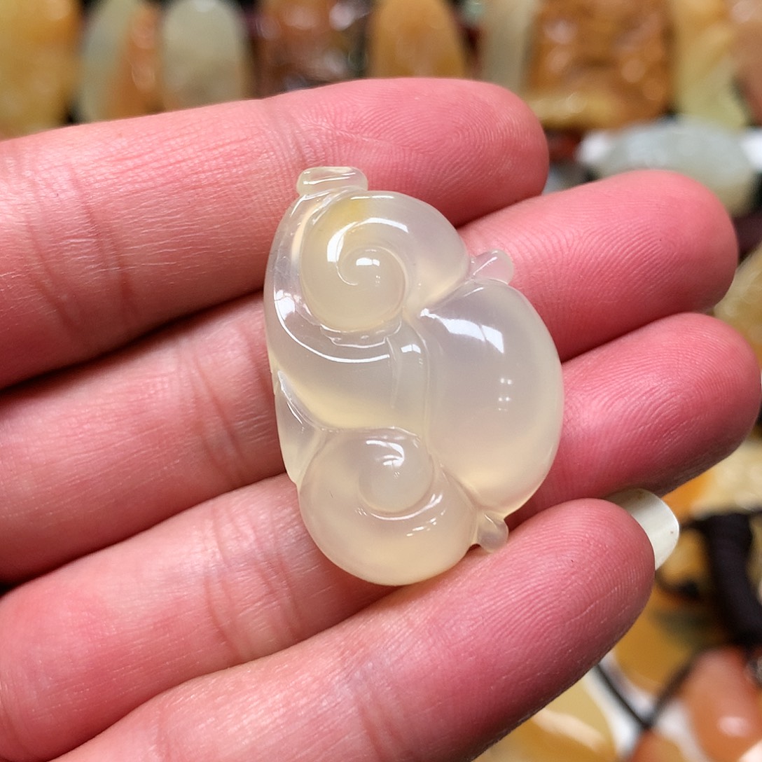 石英质玉（黄龙玉）吊坠未镶嵌