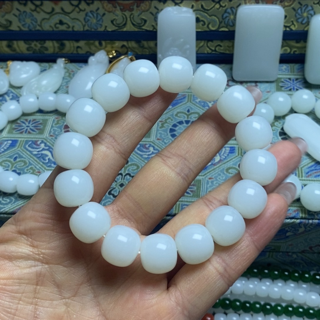 和田玉手链未镶嵌一***界