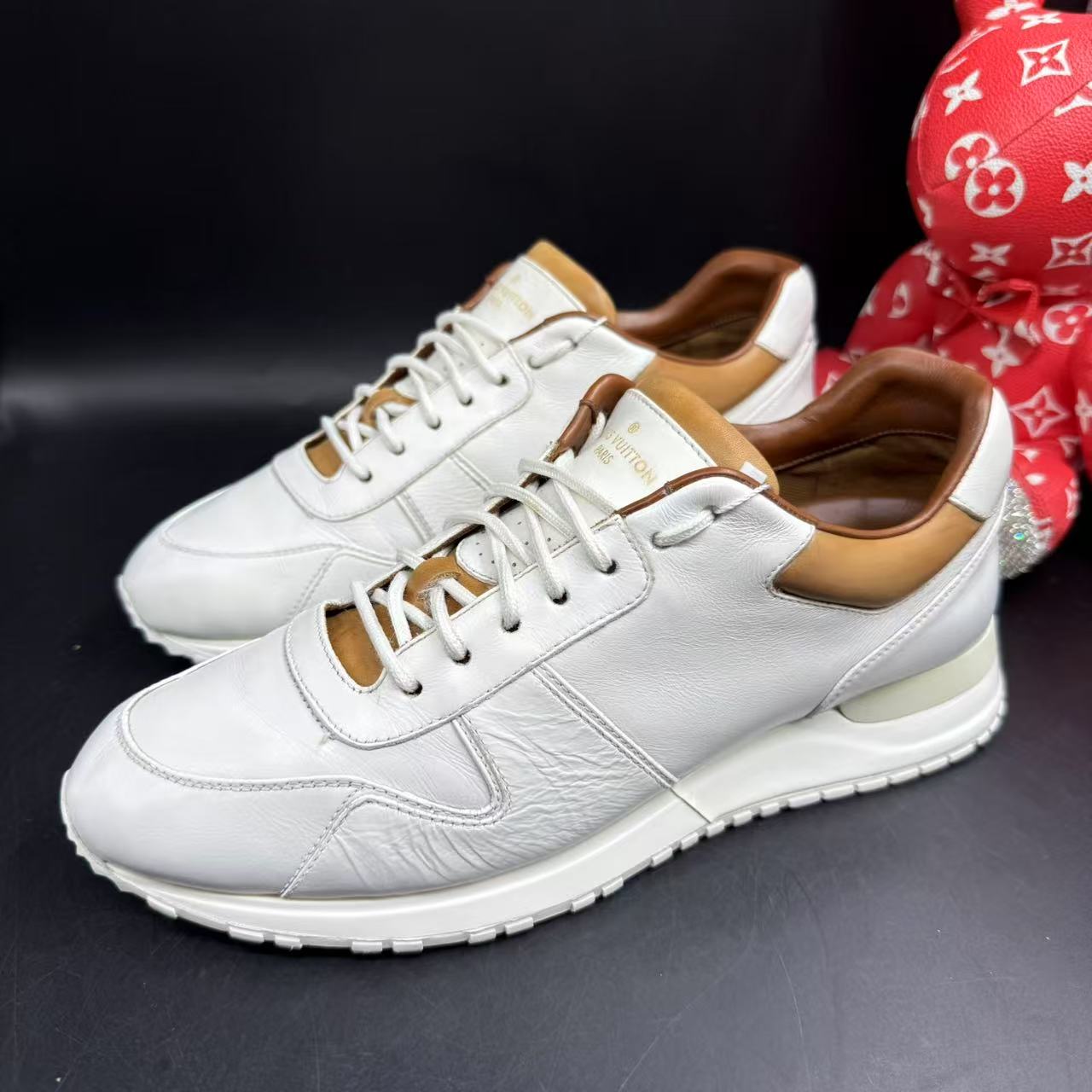95新 LouisVuitton/路易威登 白色runway运动鞋39.5欧码 ddm2293