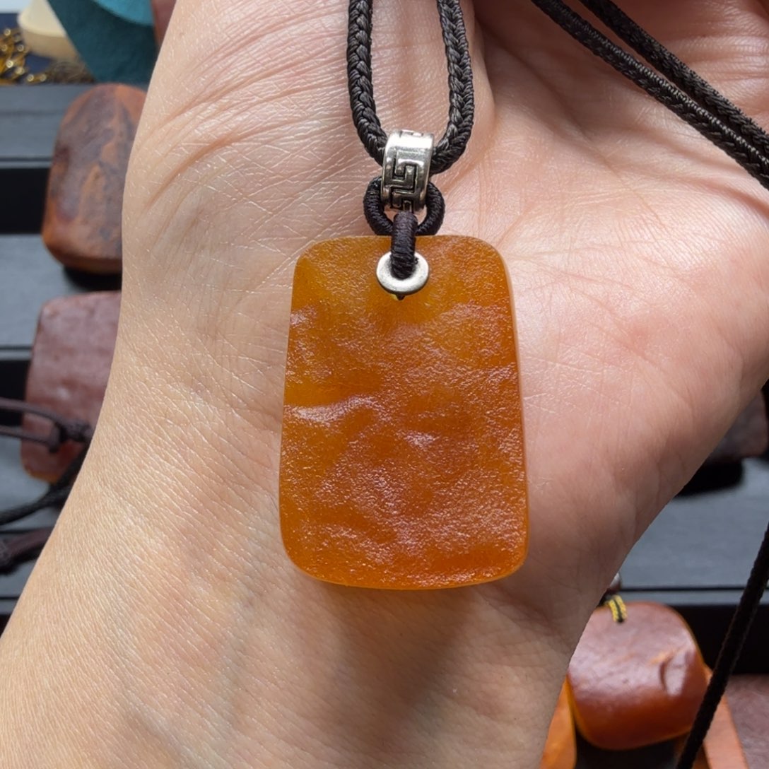 琥珀吊坠(赠链)未镶嵌