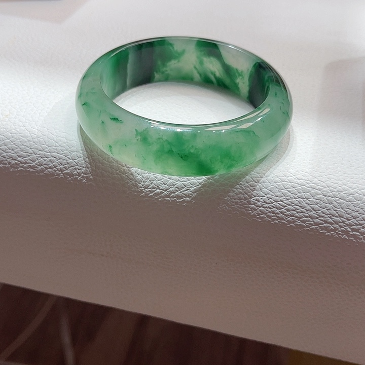 石英质玉手镯未镶嵌翔*