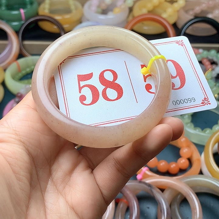 石英质玉（黄龙玉）未镶嵌手镯