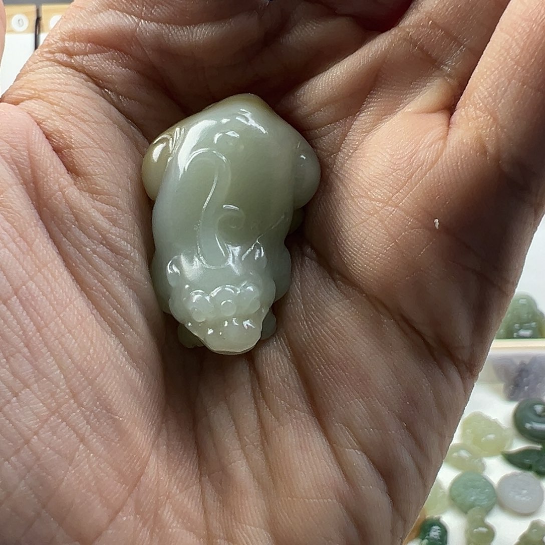 *****和田玉未镶嵌颈饰