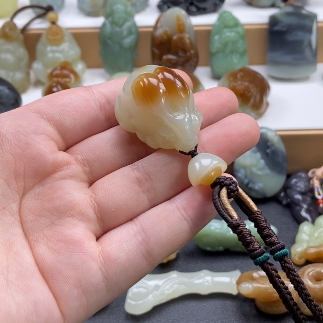 往***风和田玉未镶嵌吊坠(不含链)