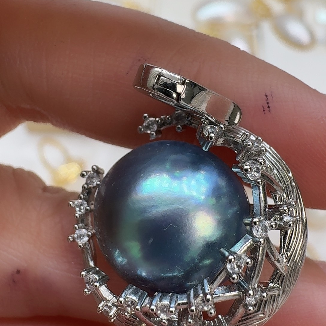 颈饰拼合珍珠（马贝珠）未镶嵌