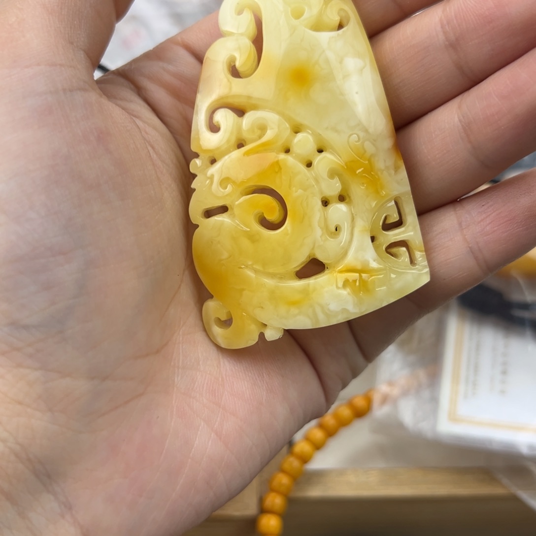 琥珀珠宝奇石未镶嵌