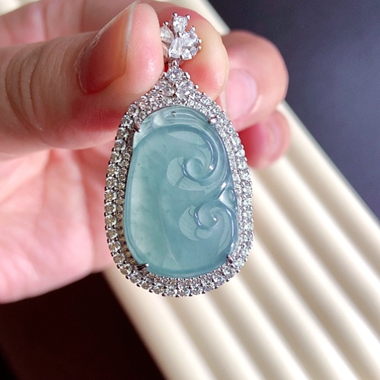 【闪购商品】翡翠颈饰未镶嵌天然