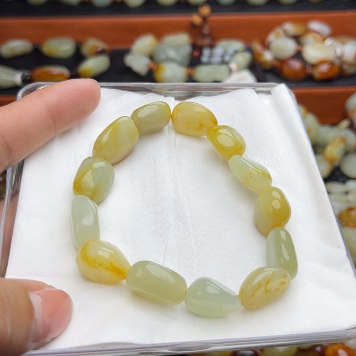 和田玉颈饰未镶嵌长***哥