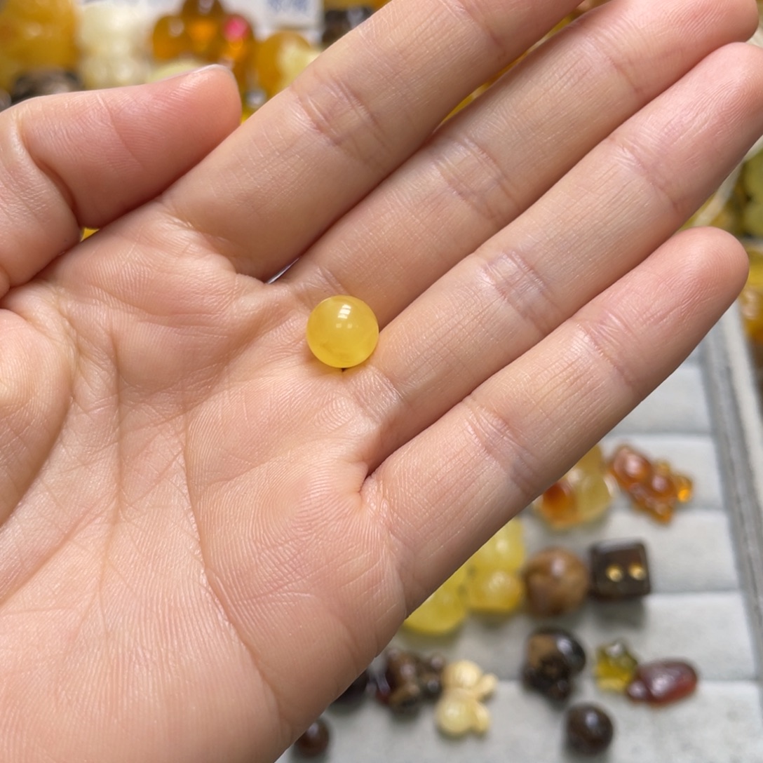 .****琥珀未镶嵌裸石天然琥珀