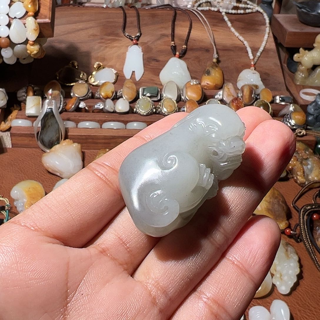 和田玉颈饰未镶嵌