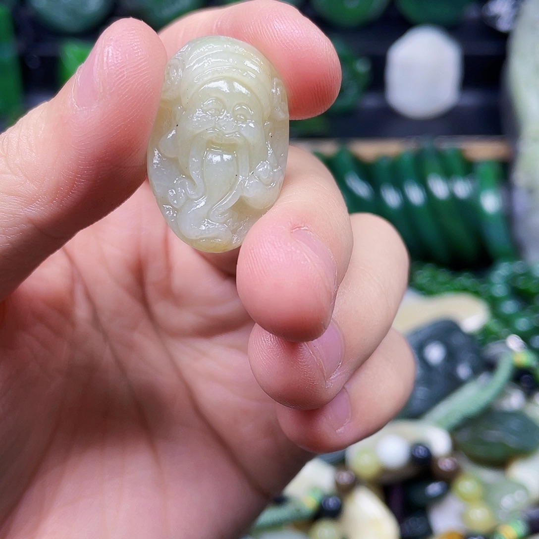 和田玉未镶嵌珠宝奇石