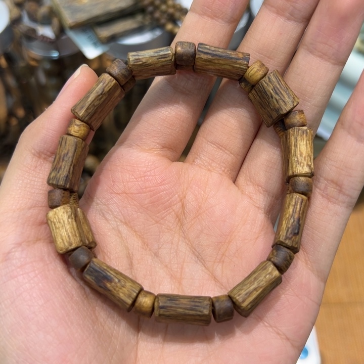 沉香碎屑沉香1.4手牌串