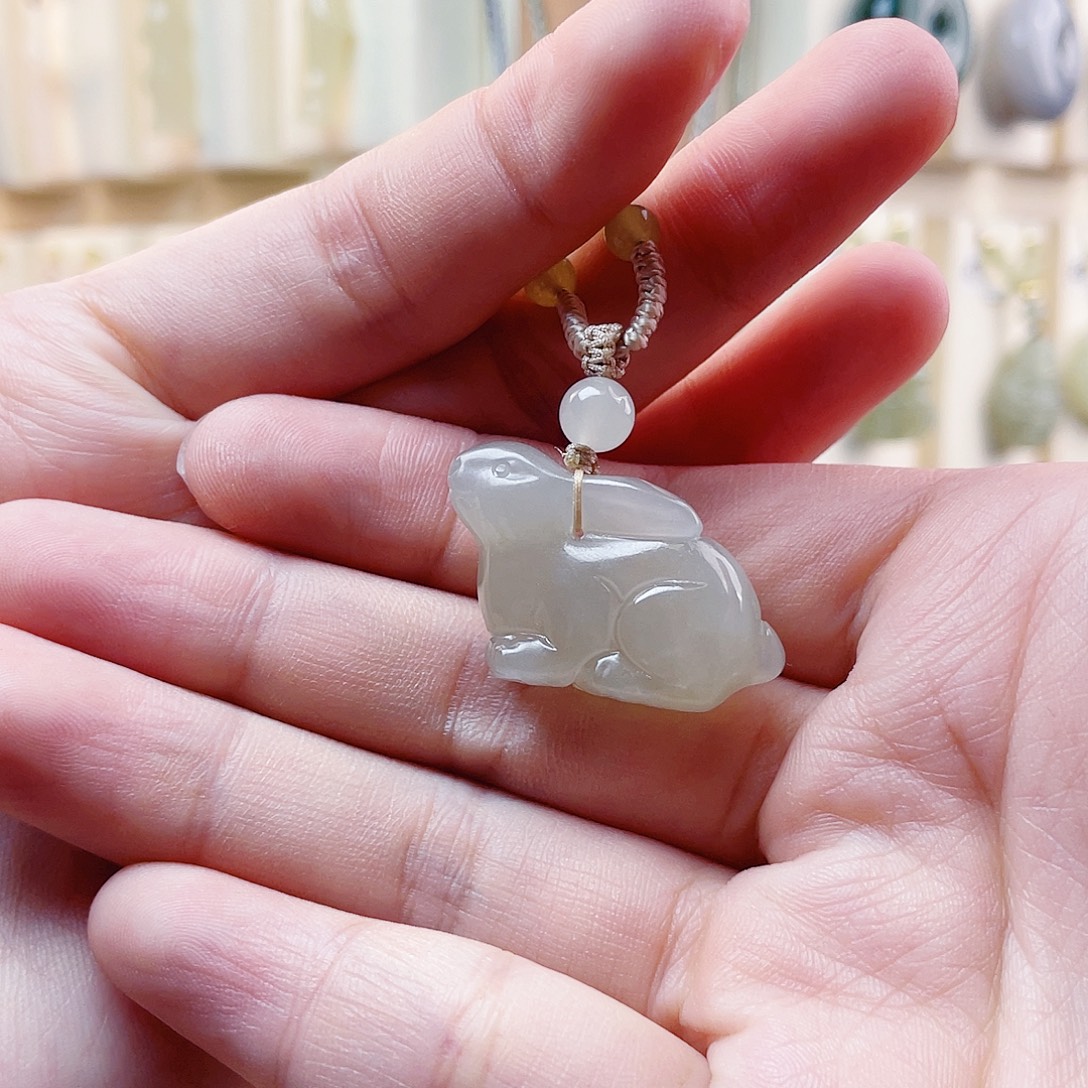 江***丽和田玉未镶嵌吊坠(赠链)