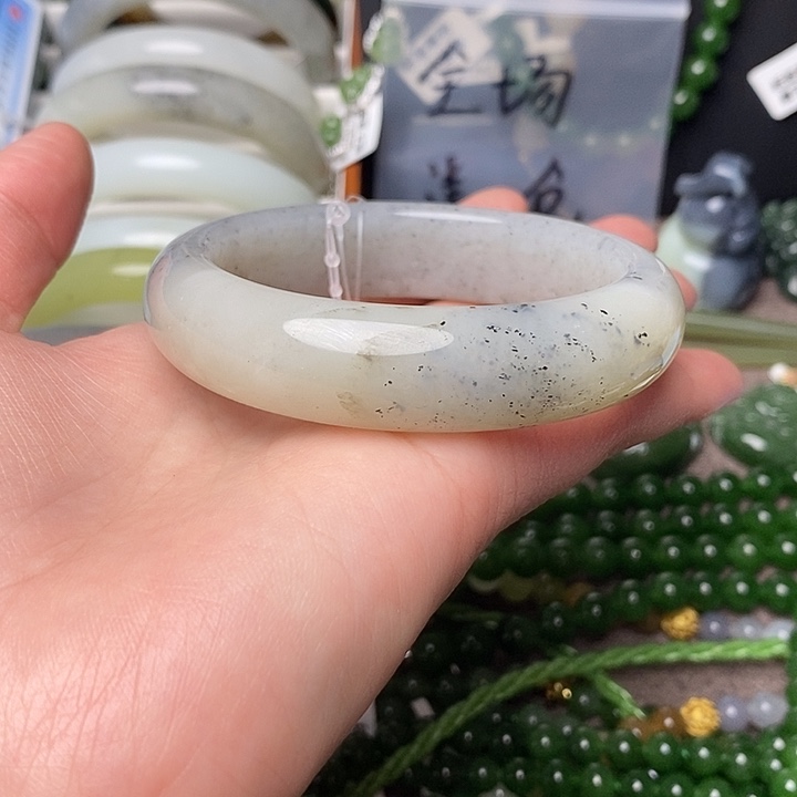 C***T和田玉未镶嵌手镯56.5