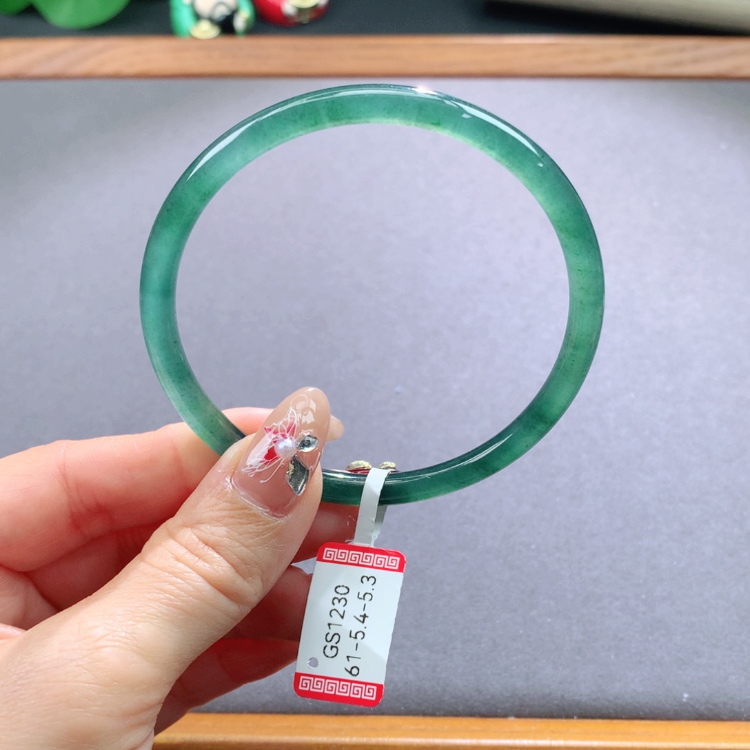 翡翠手镯未镶嵌天然翡翠手镯叮当镯