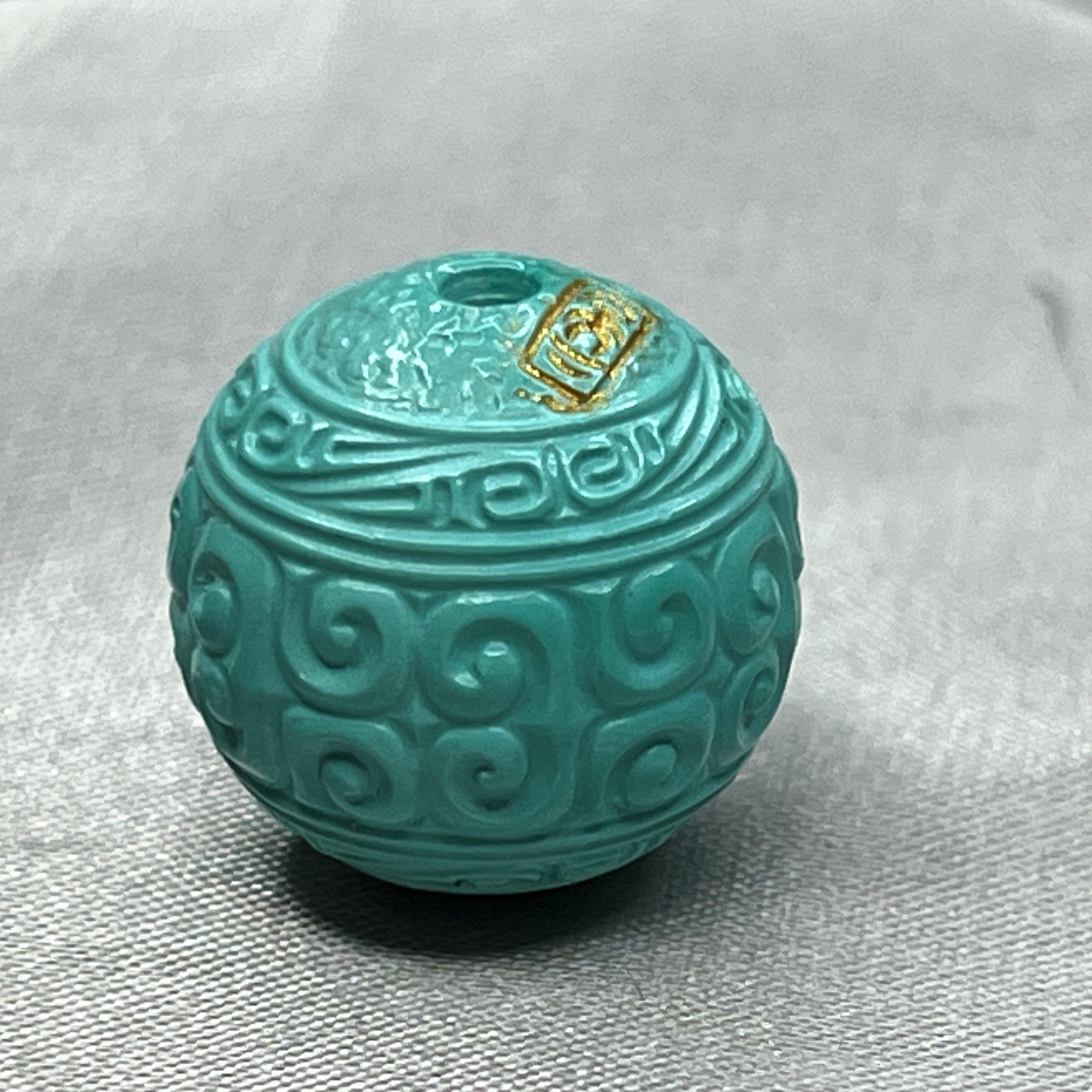 高品质绿松石回纹雕刻珠，直径14.7mm重4.27克