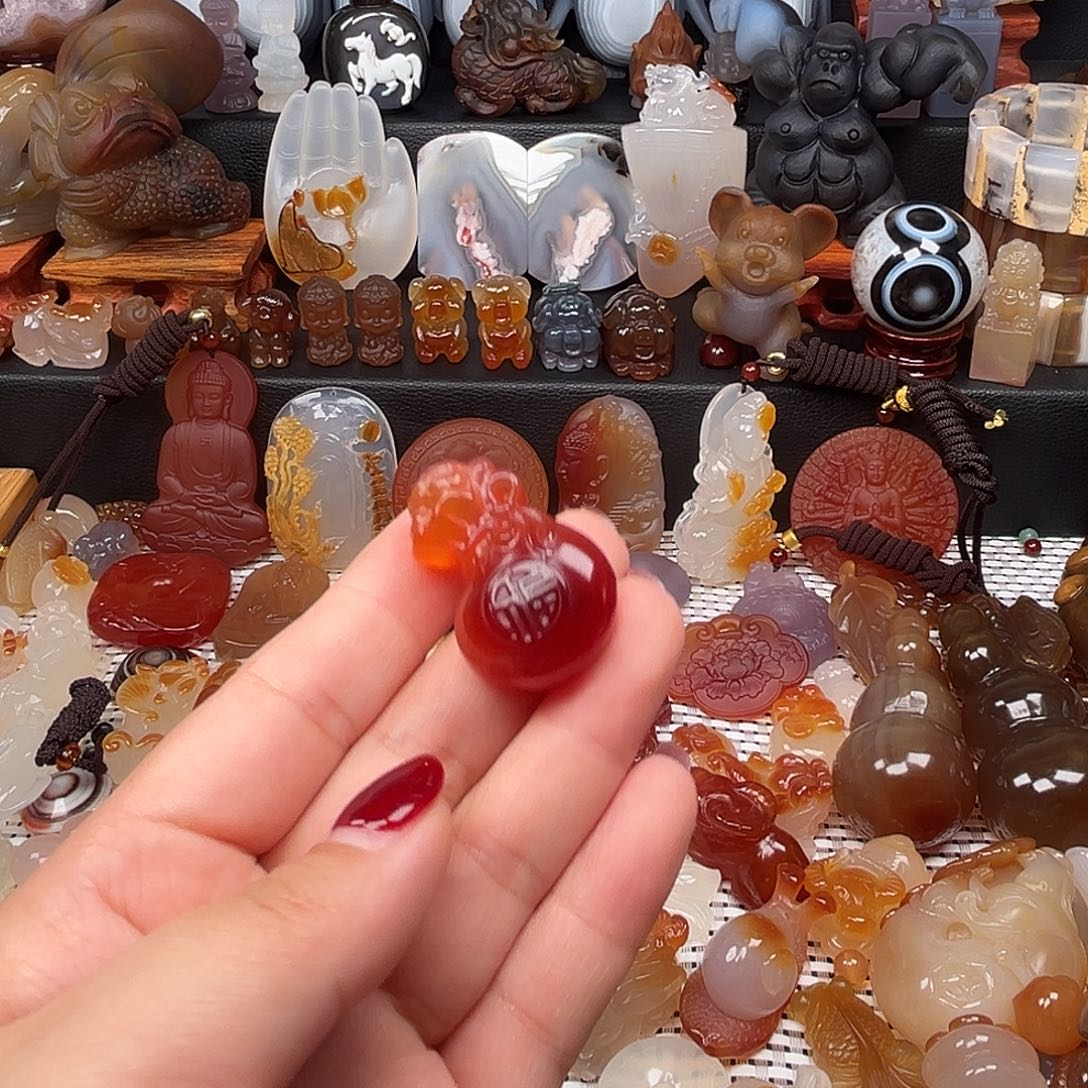 ****春玛瑙/玉髓未镶嵌颈饰