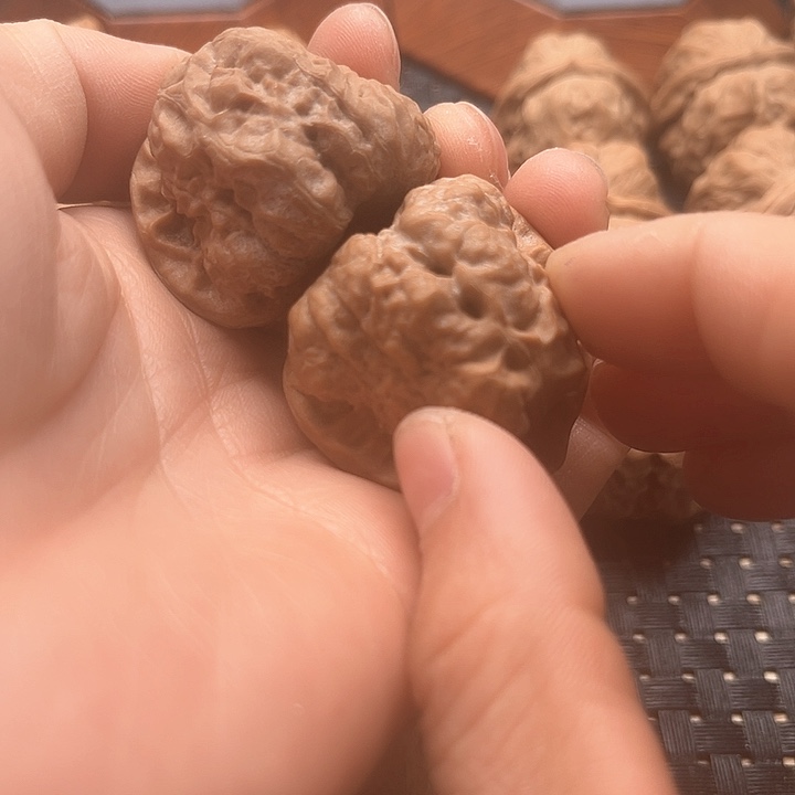 文玩核桃把件小****亚边38左右