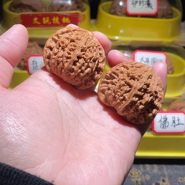 文玩核桃把件盘龙纹