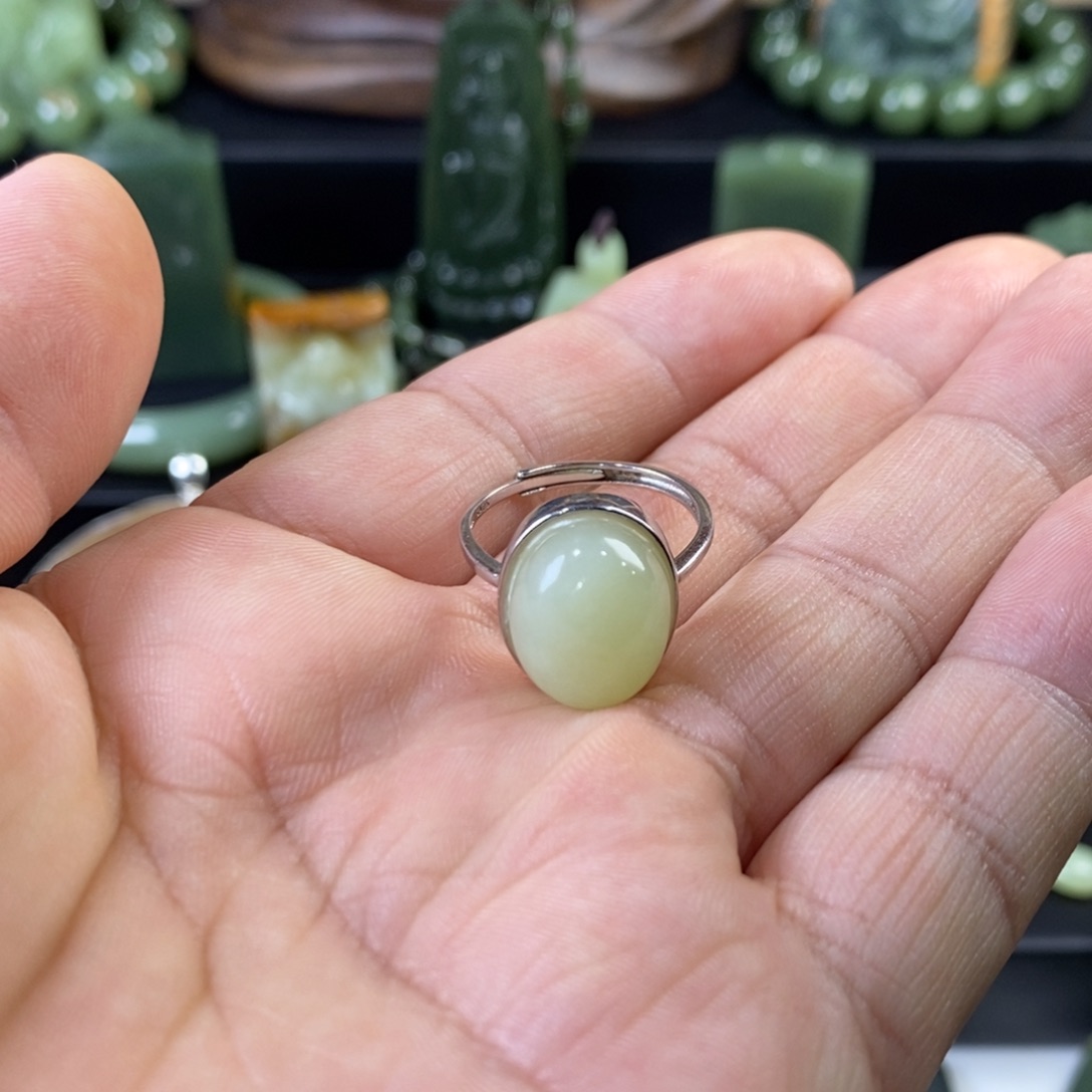 沁***妍岫岩老玉（透闪石质玉）银S925镶嵌颈饰