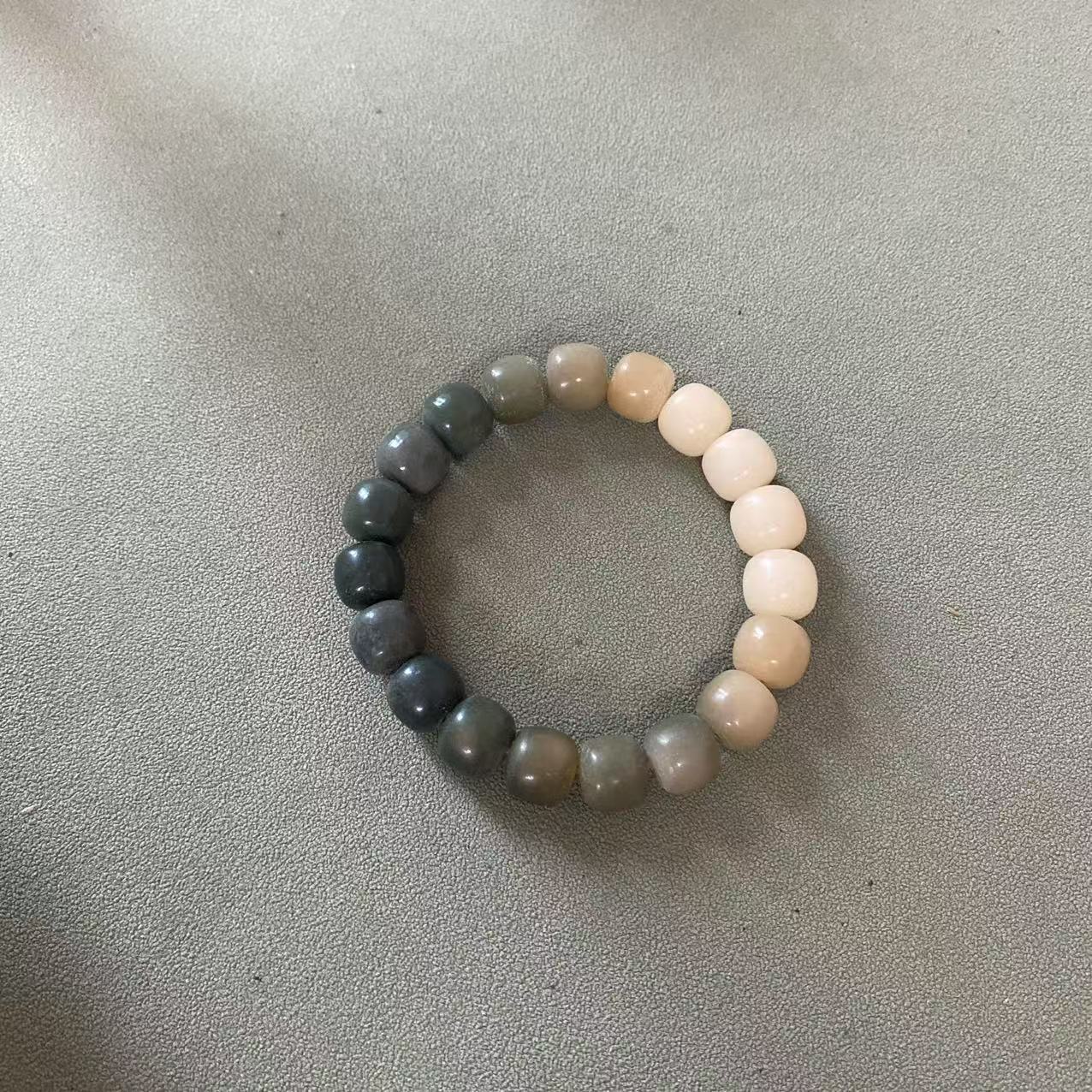 绿菩提11x12渐变色老型珠手串