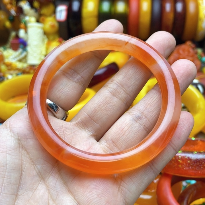 树脂制品若****离12号圆条手镯
