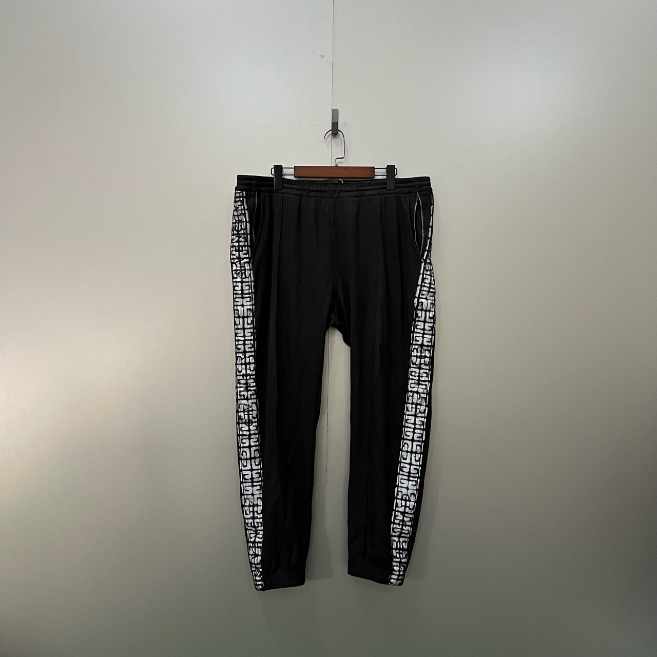 95新 Givenchy/纪梵希 （bb）串标卫裤 XXL码/瑕疵/001633