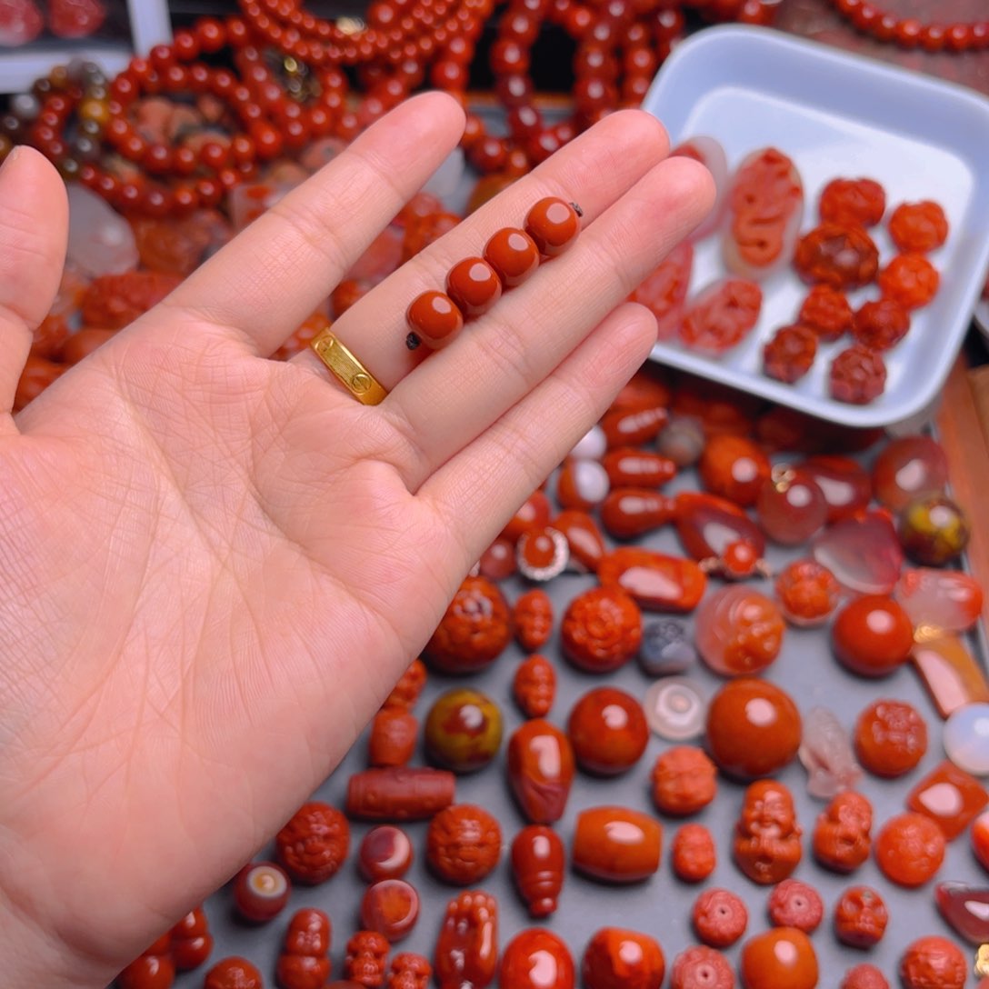 南红玛瑙未镶嵌珠宝奇石