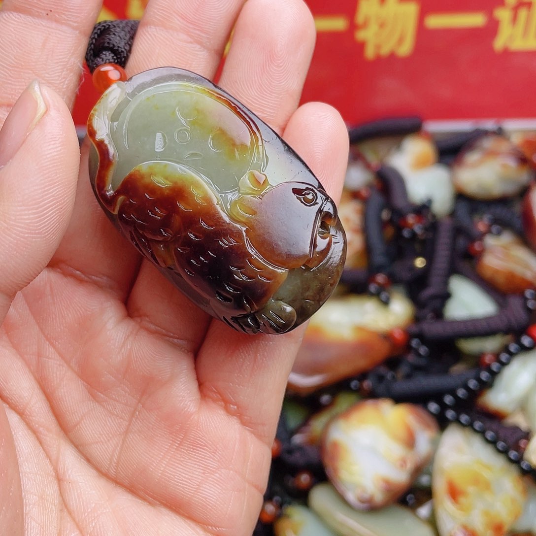 和田玉颈饰未镶嵌