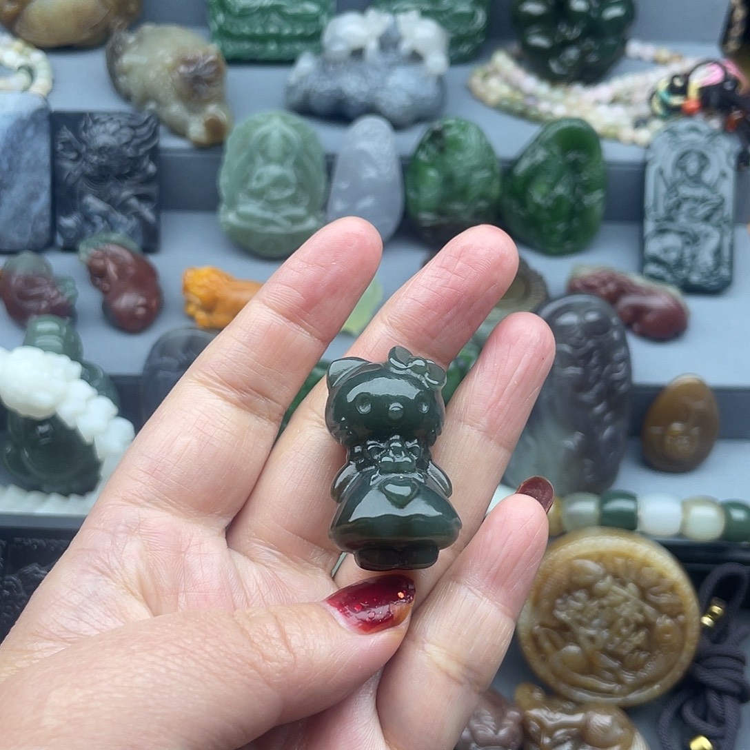 和田玉未镶嵌颈饰