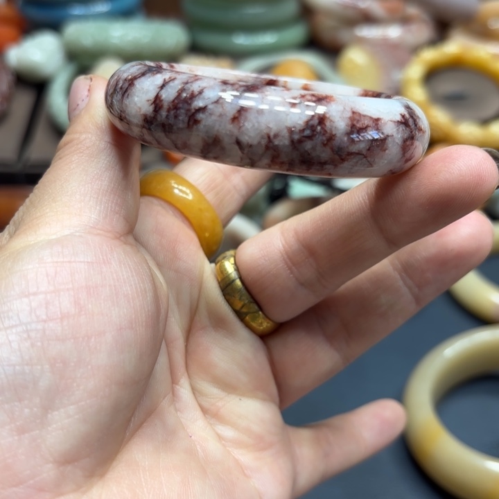 财***尖石英岩玉合金颈饰