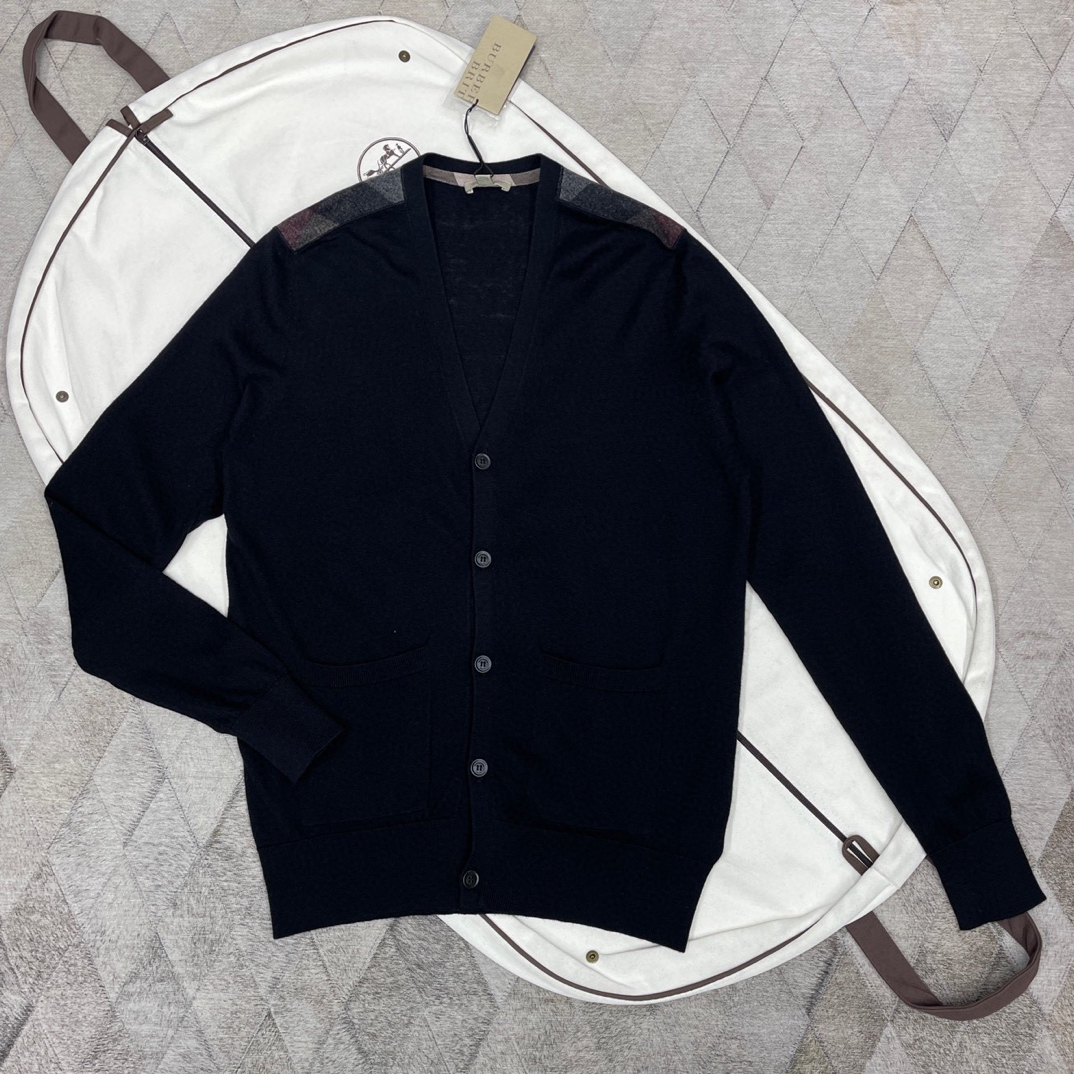 全新未使用 BURBERRY/博柏利 132431 男款黑色山羊绒开衫