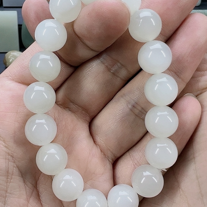 和田玉手串未镶嵌