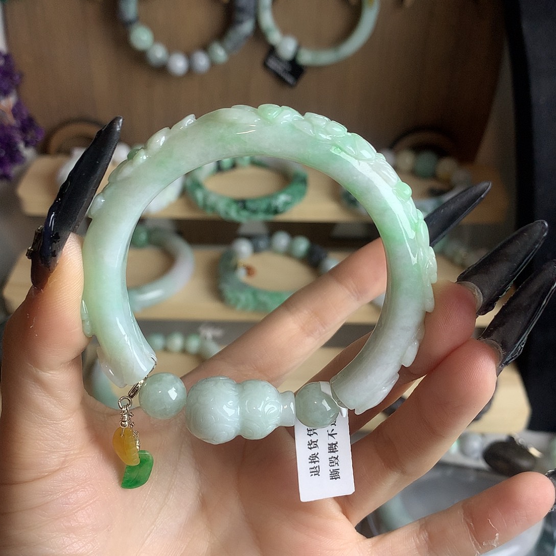 翡翠未镶嵌手镯果阳绿手镯手镯