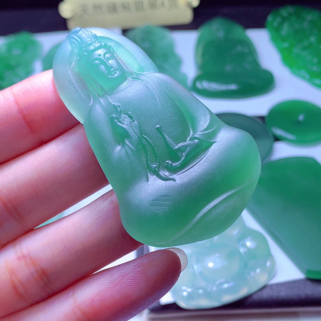 平***安未镶嵌定制翡翠天然