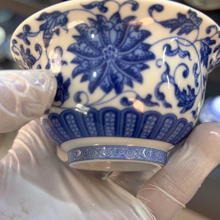 瓷片白青花缠枝莲字母线主人杯全品