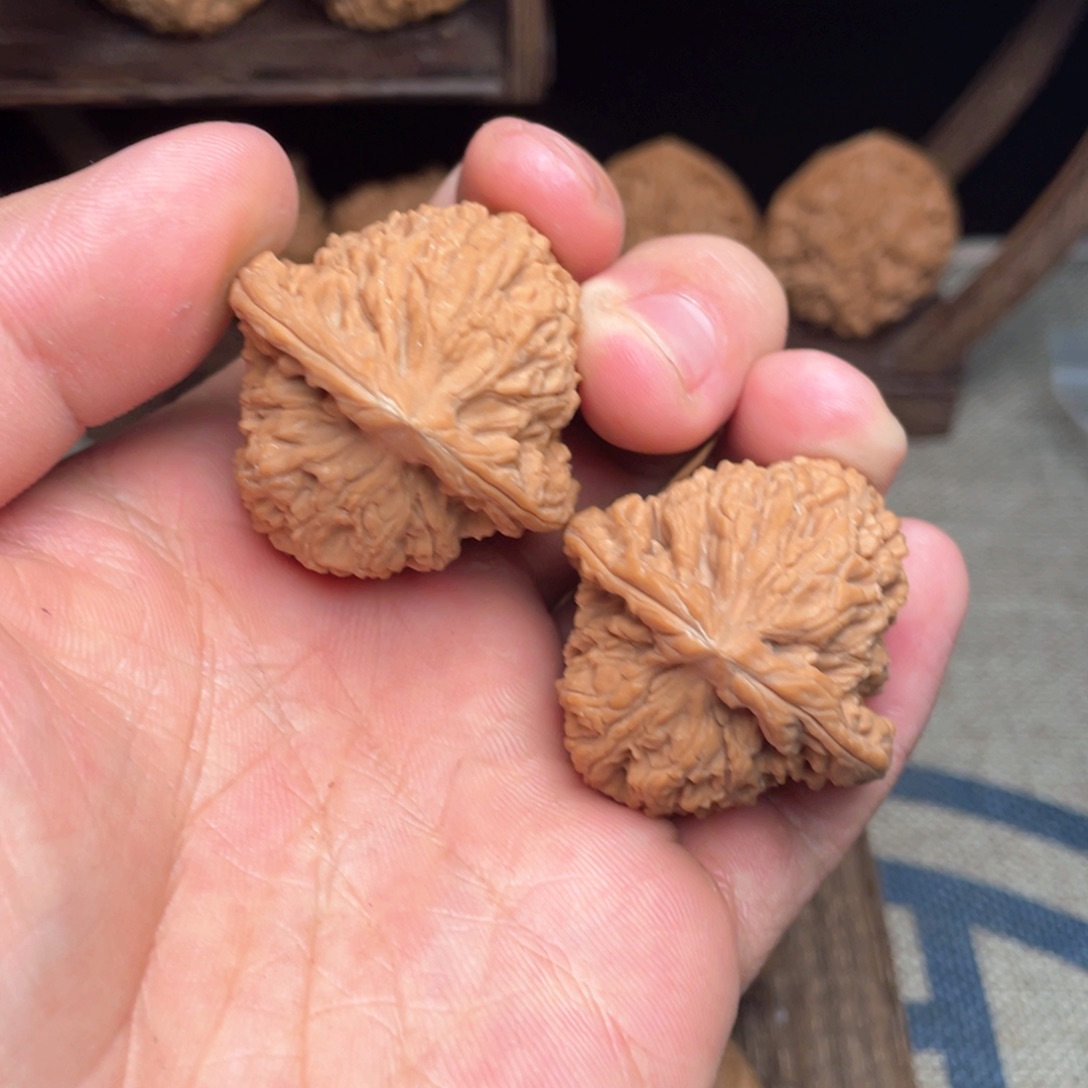 文玩核桃把件水**成38毕业南疆石