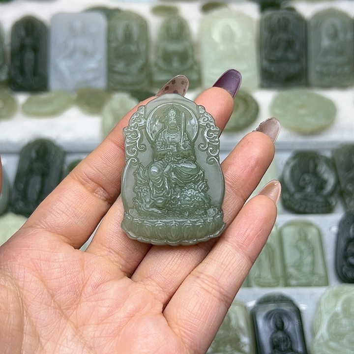 和田玉颈饰未镶嵌今****）