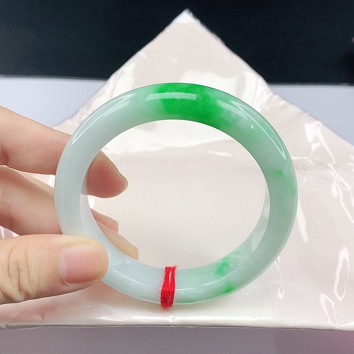翡翠手镯未镶嵌翡翠356