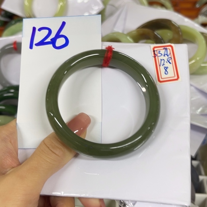 幸***草和田玉未镶嵌手镯