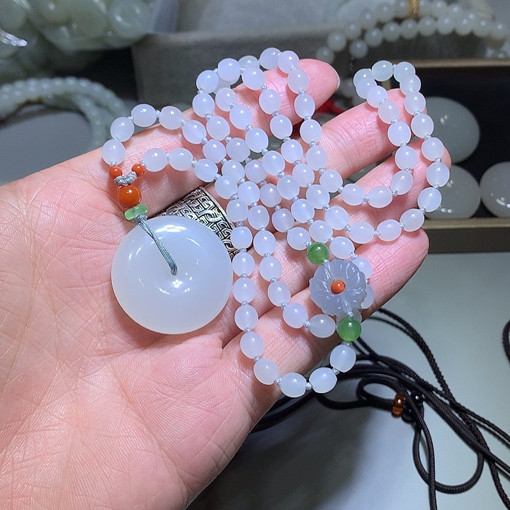 和田玉未镶嵌颈饰御*