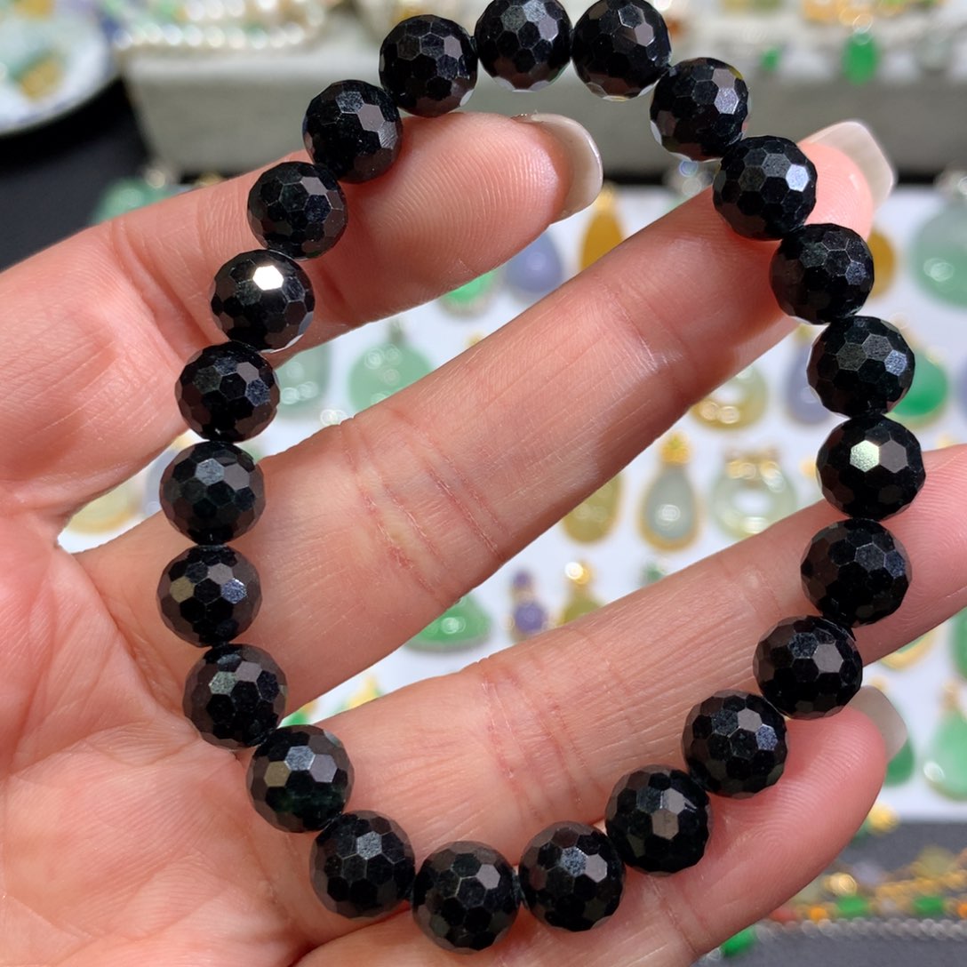 翡翠颈饰未镶嵌翡翠吊坠的未镶嵌