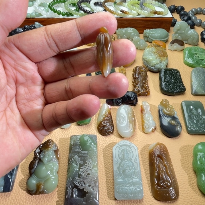 和田玉（糖玉）颈饰未镶嵌定制款