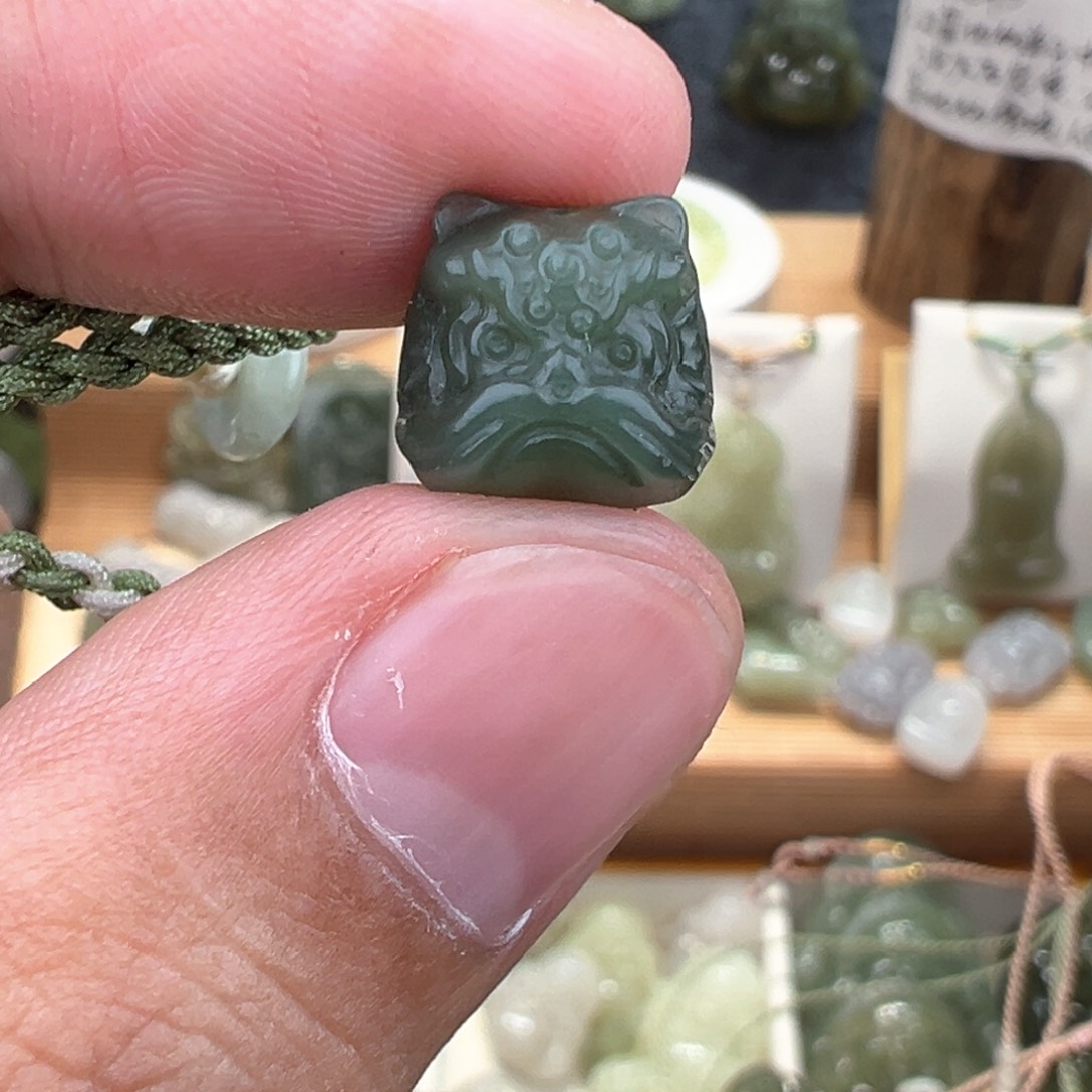 和田玉吊坠(不含链)未镶嵌L****ྉ醒狮