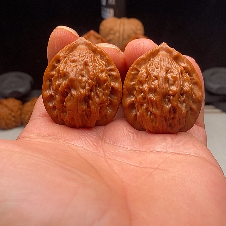 文玩核桃把件35尺全品大红袍