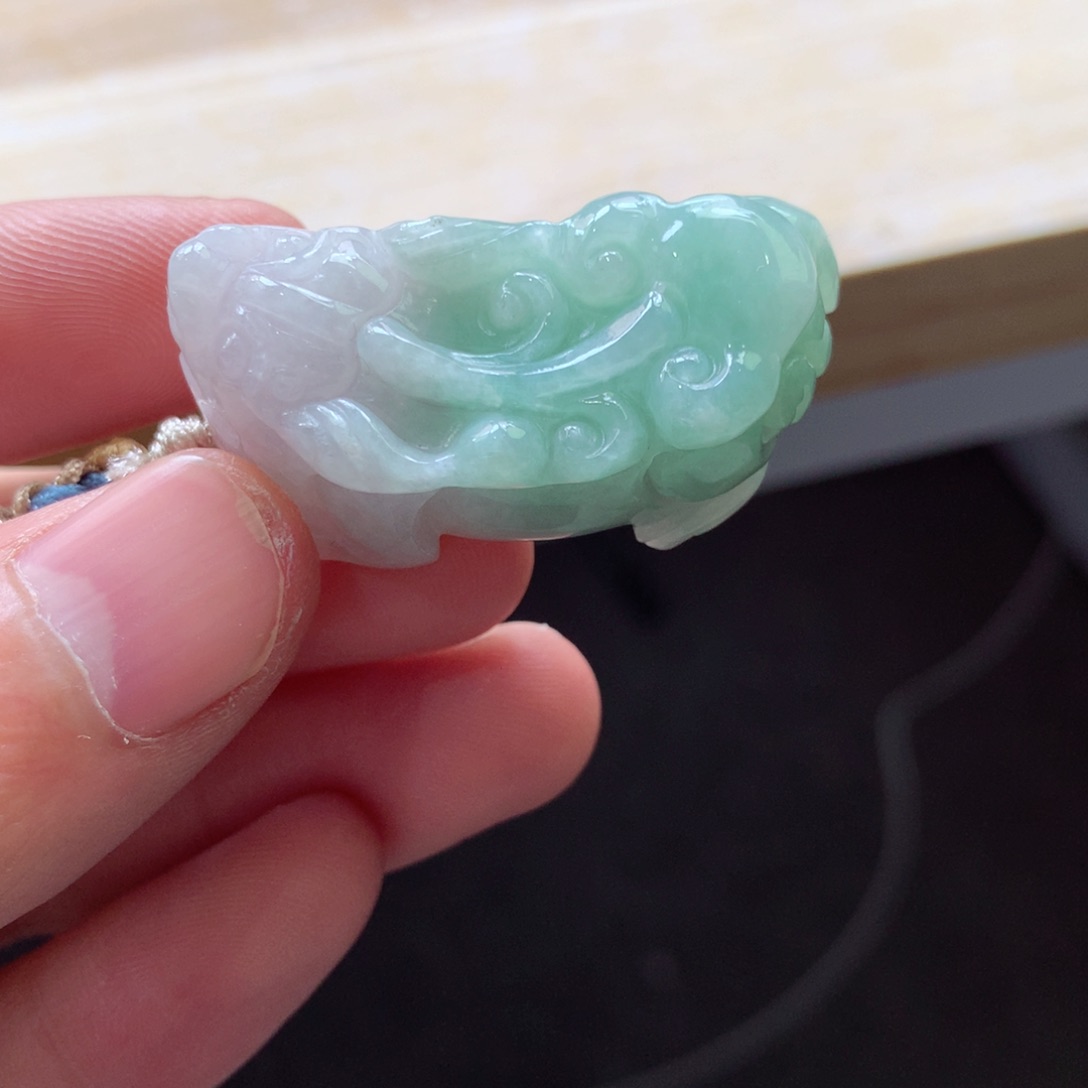 翡翠颈饰未镶嵌吊坠