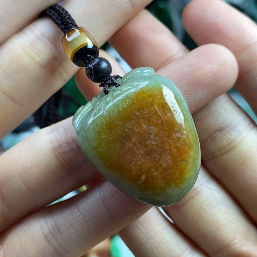 翡翠颈饰未镶嵌吊坠