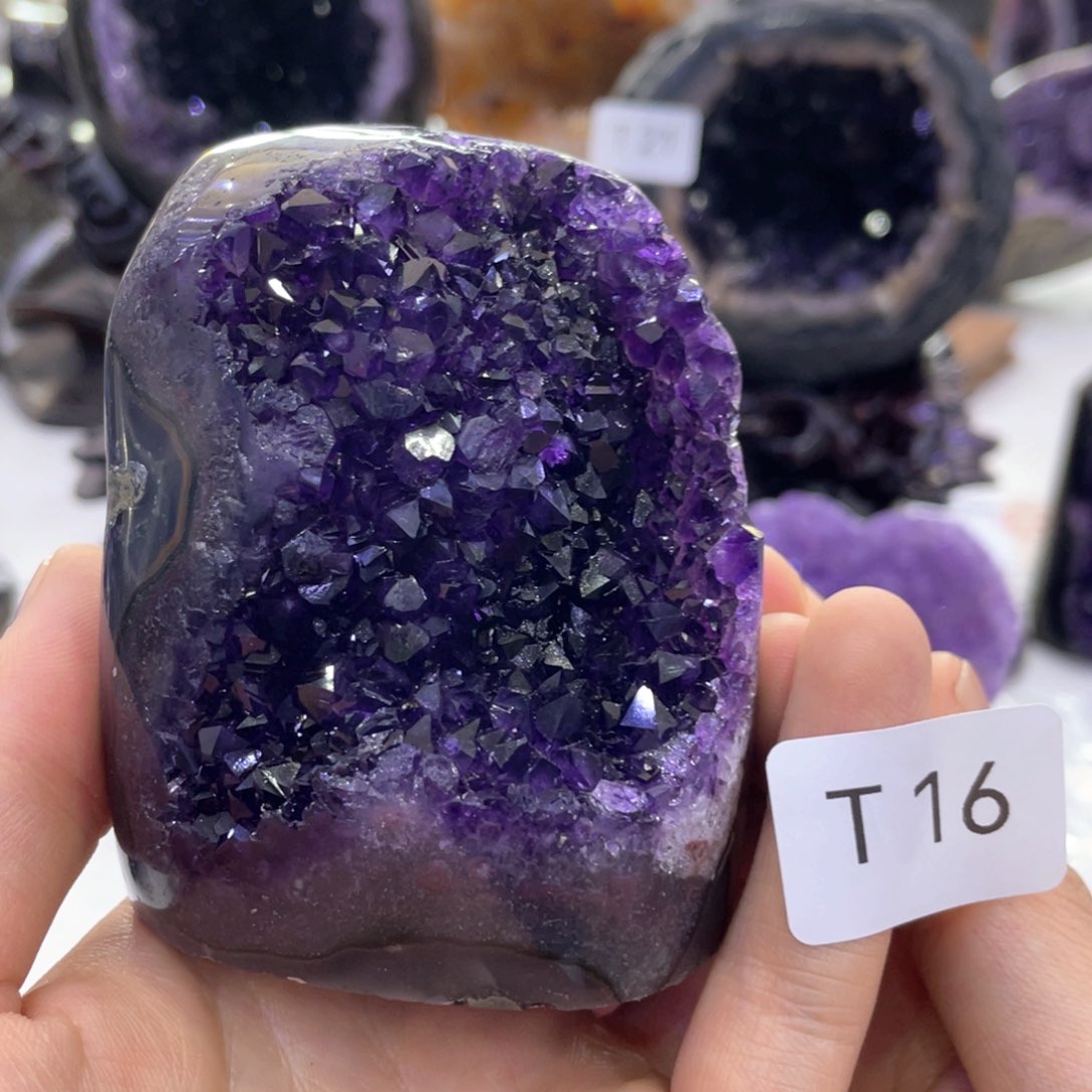 未镶嵌水晶大型摆件（非配饰）